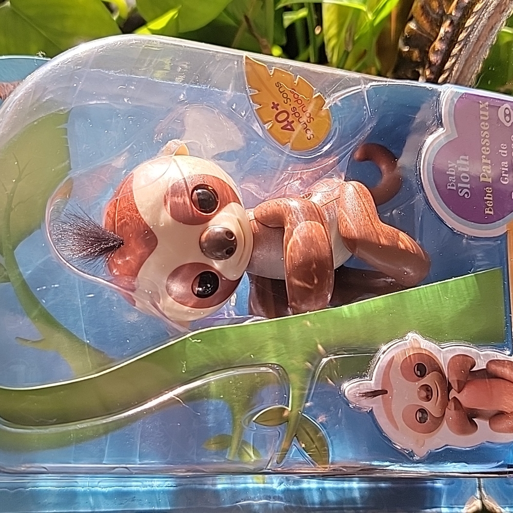 New Fingerlings Baby Sloth 🦥 Kingsley WowweeSliw & Silly 40 + sounds ages  5+